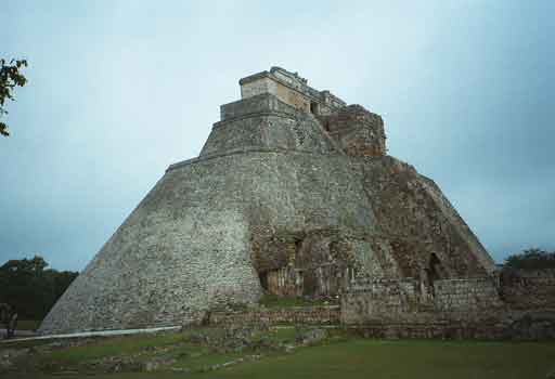 Tempel van de Tovenaar in Uxmal
